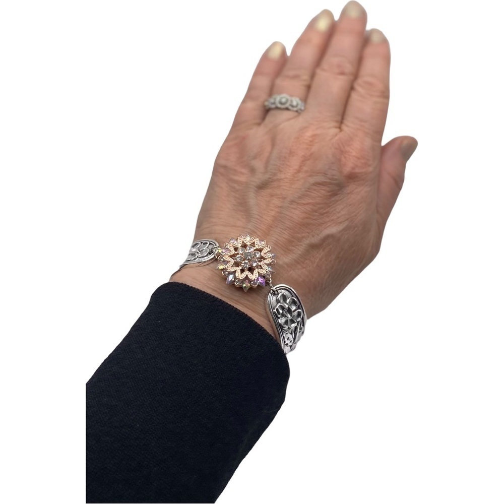 Vintage Style Floral Bracelet Holiday Gift Iridescent Ginger Snap 18mm NWT - Picture 3 of 14